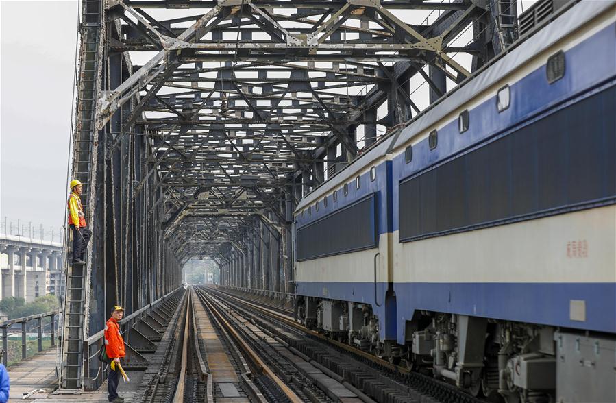 Nova ponte ferroviária iniciará opera??o em Chongqing