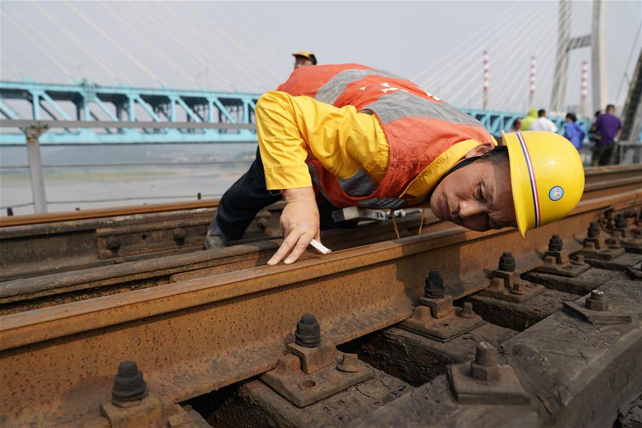 Nova ponte ferroviária iniciará opera??o em Chongqing