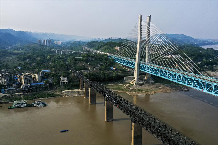 Nova ponte ferroviária iniciará opera??o em Chongqing