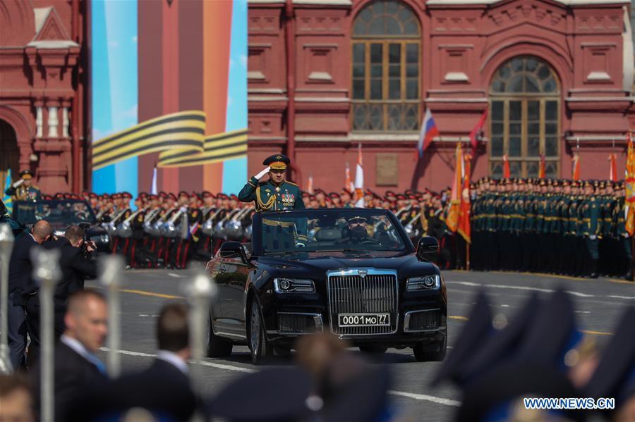 Galeria:A Rússia realiza um ensaio do desfile do Dia da Vitória na Pra?a Vermelha