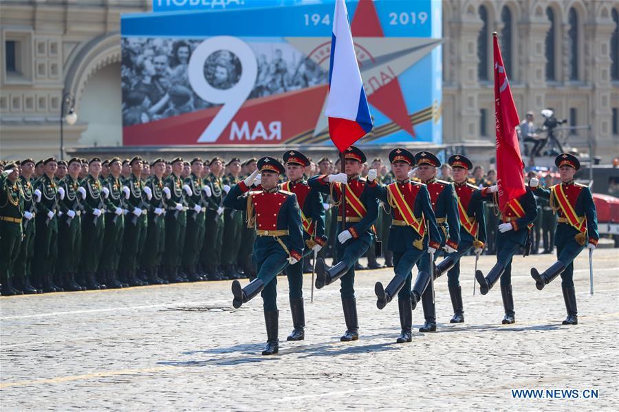 Galeria:A Rússia realiza um ensaio do desfile do Dia da Vitória na Pra?a Vermelha