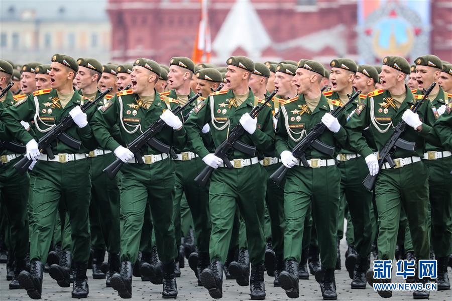 Rússia realiza parada militar do Dia da Vitória