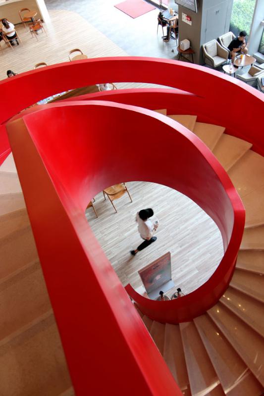 Decorador de interiores chinês captura fotos da beleza de escadas em espiral