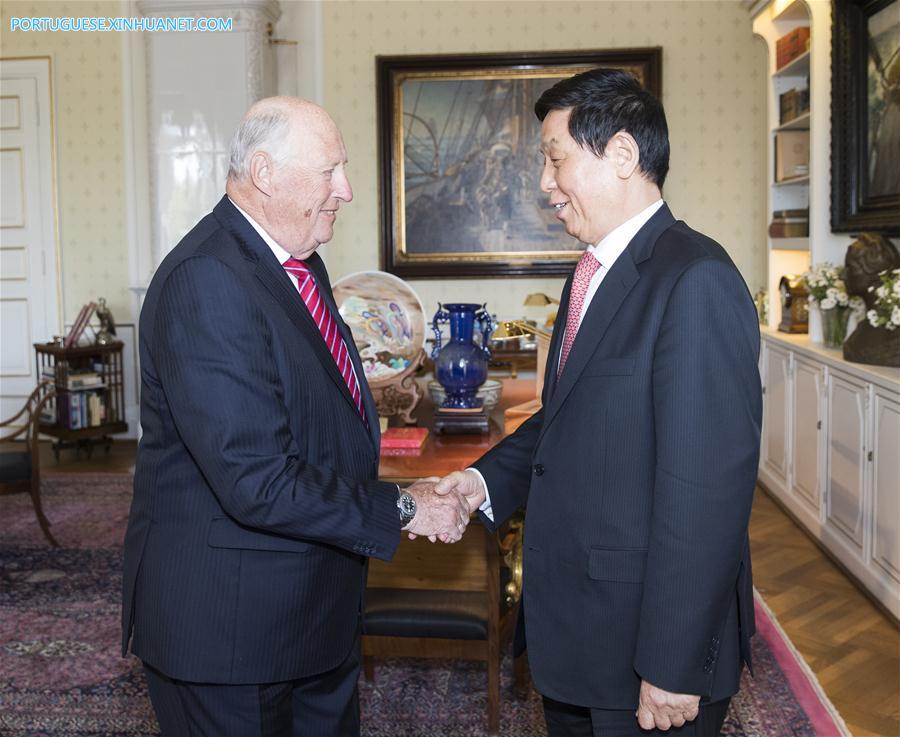 Chefe do Legislativo chinês visita Noruega para promover la?os bilaterais