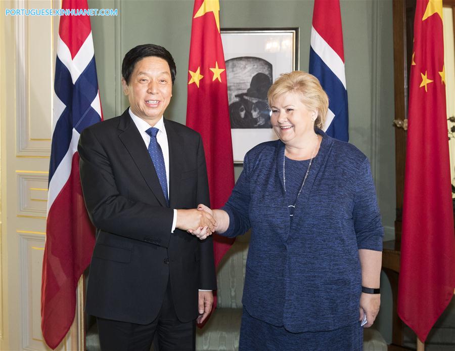 Chefe do Legislativo chinês visita Noruega para promover la?os bilaterais