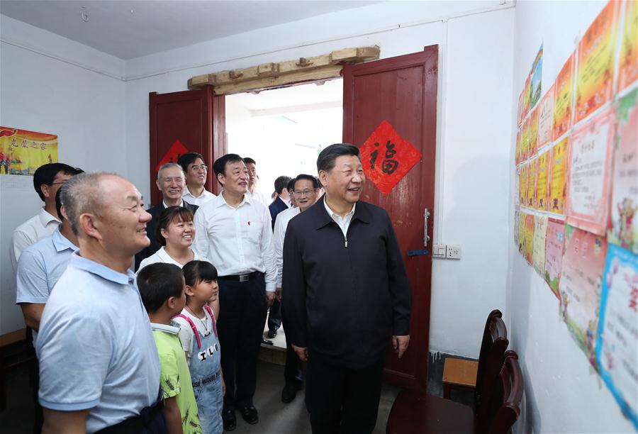 Xi visita aldeia da antiga base revolucionária