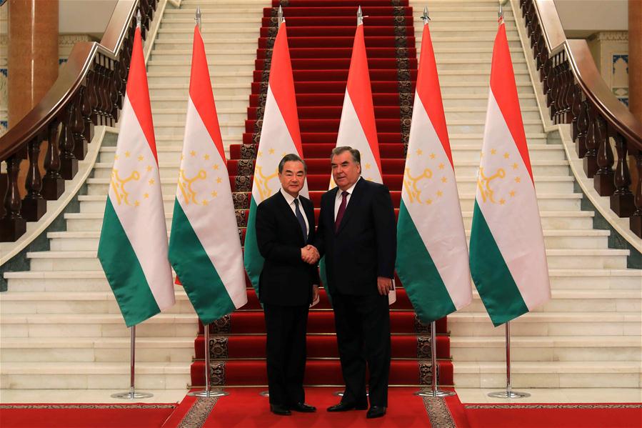 China e Tadjiquist?o devem construir em conjunto comunidade com futuro compartilhado para humanidade, diz chanceler chinês