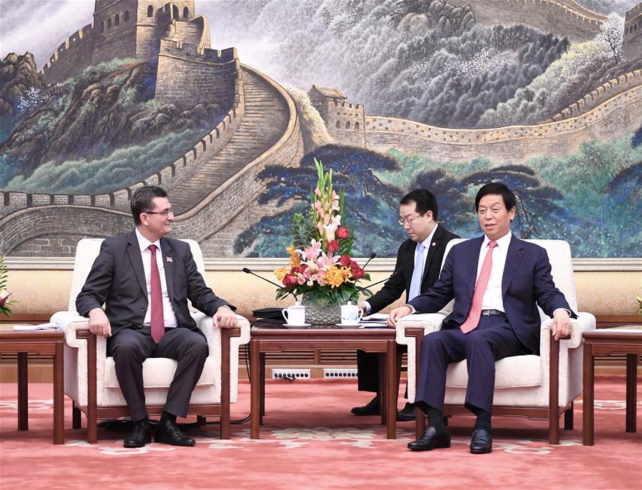 China e Sérvia buscam rela??es bilaterais mais estreitas