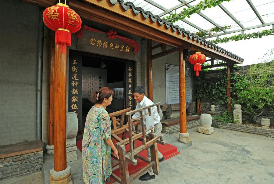 Museu exibe cole??o de ferramentas para cultivo de bichos-da-seda em Zhejiang