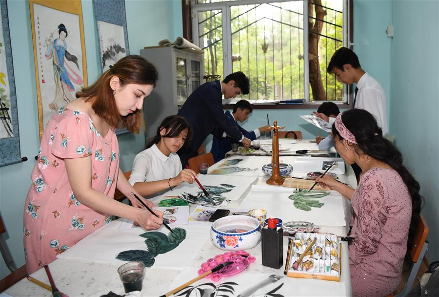 Fotos: vista geral de Duchambe, capital do Tadjiquist?o