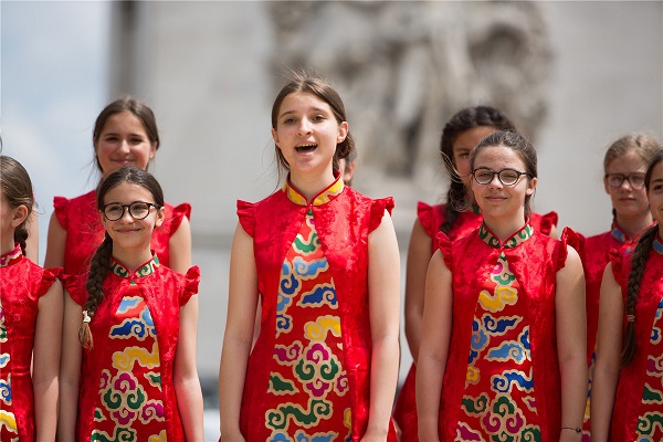 Galeria: Vestido tradicional chinês torna-se moda global