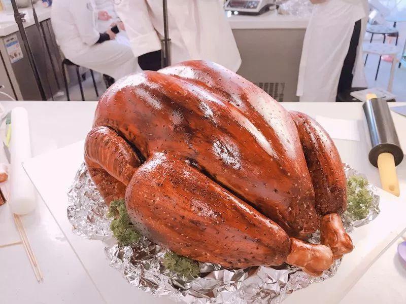 Aprendiz de pasteleira chinesa vira sensa??o online