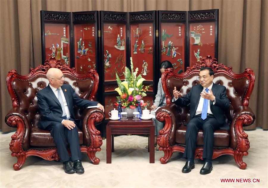 Primeiro-ministro chinês apela à prote??o conjunta do multilateralismo e livre comércio