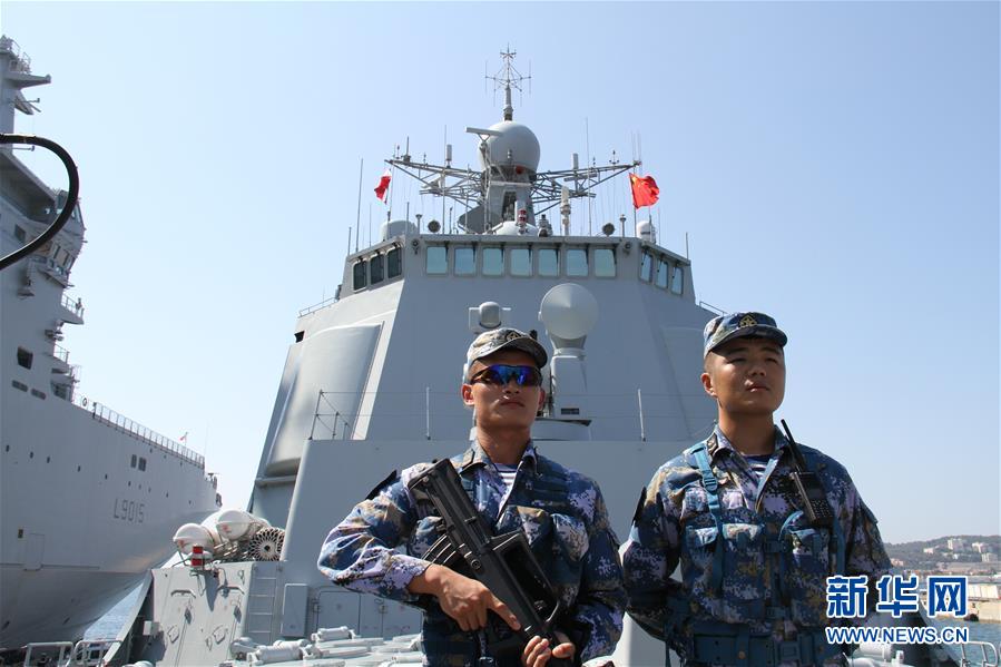 Navio de guerra da marinha chinesa visita Toulon, Fran?a