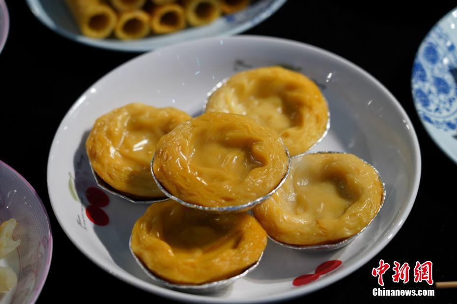 Insólito: Kunming realiza banquete com “refei??o de pedra”