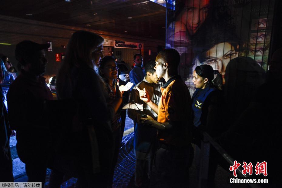 Apag?o atinge Venezuela e causa suspens?o do metr? de Caracas