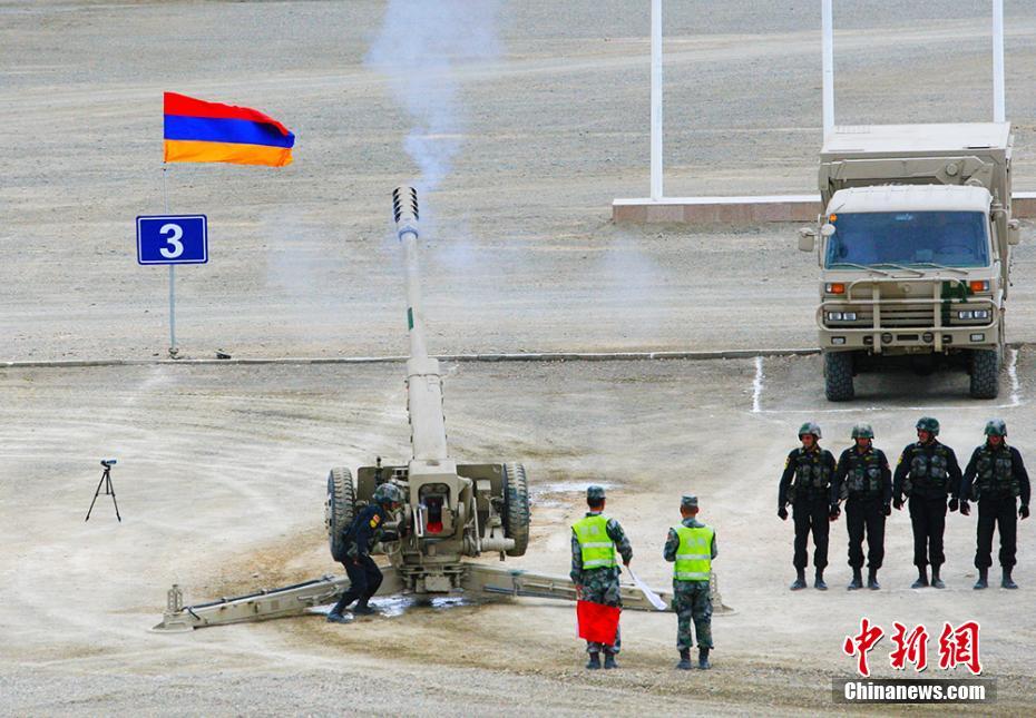 Xinjiang: mecanicos militares de seis países reúnem-se em Korla