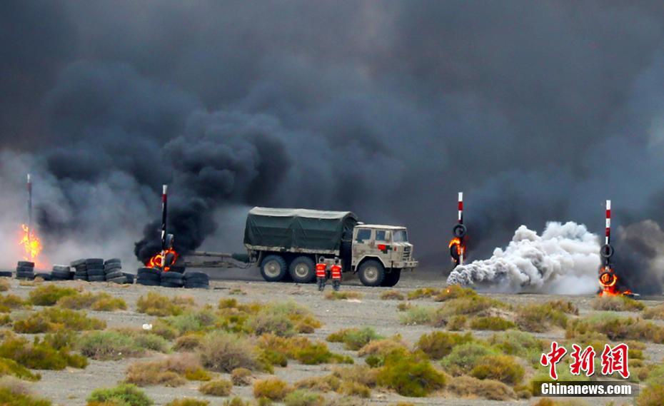 Xinjiang: mecanicos militares de seis países reúnem-se em Korla