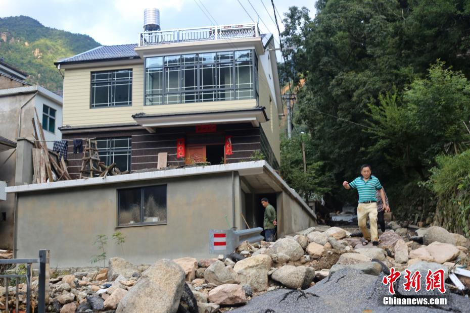 China combate o poderoso tuf?o Lekima