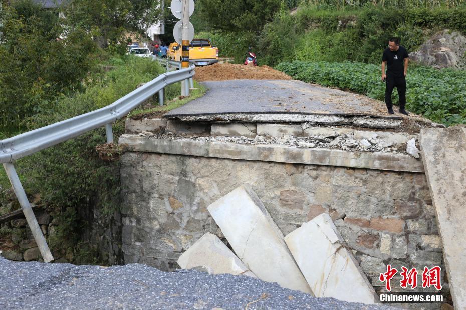 China combate o poderoso tuf?o Lekima