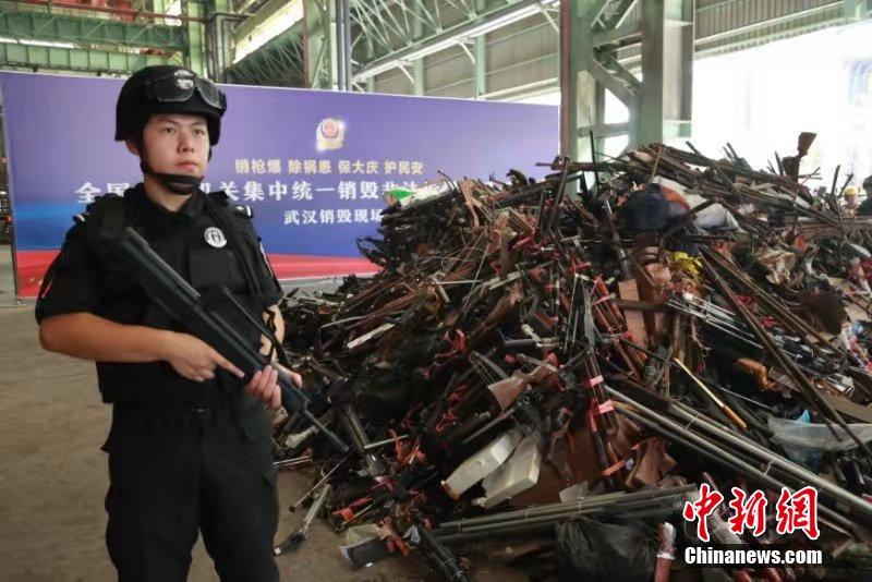 China: destrui??o simultanea de armas e explosivos ilegais em 154 cidades