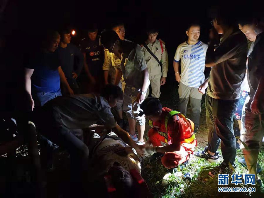 Laos: 13 turistas chineses mortos em acidente de transito