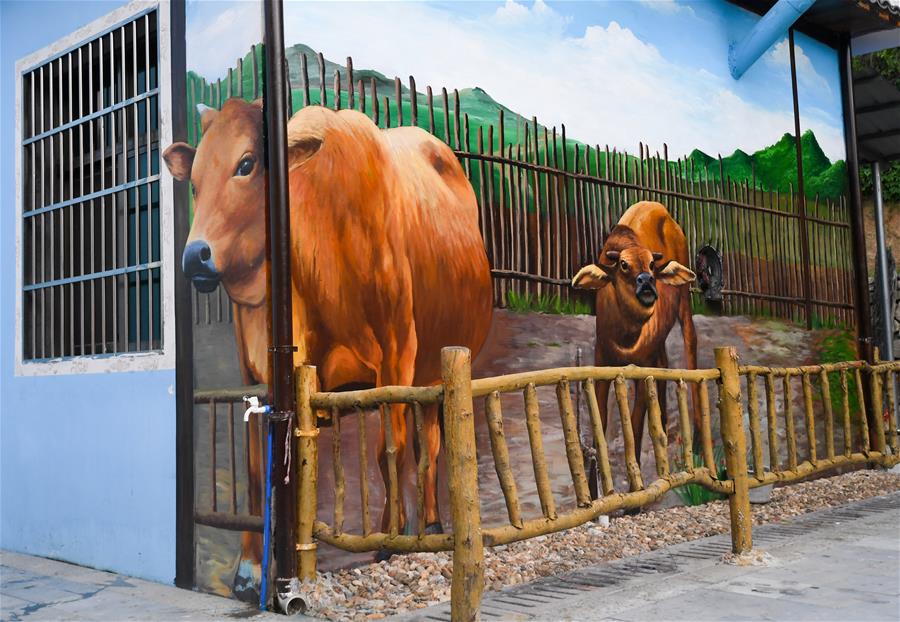 Pinturas murais fazem da aldeia um resort turístico em Jiangxi, leste da China