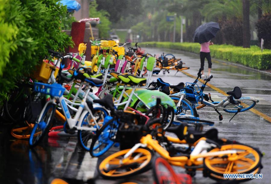 Tuf?o Bailu chega ao Leste da China