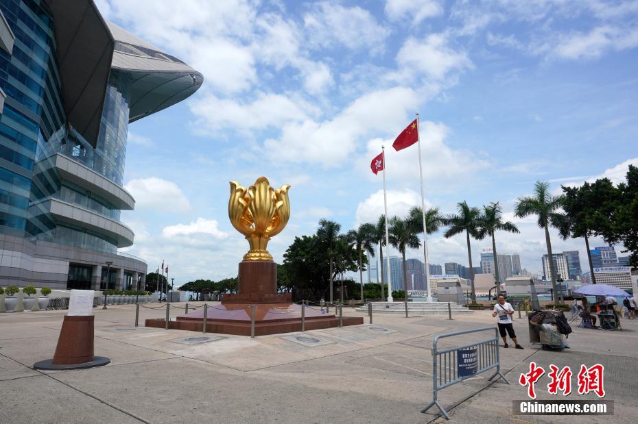 Hong Kong: visitas à Pra?a de Bauhinia Dourada diminuem devido aos eventos sociais