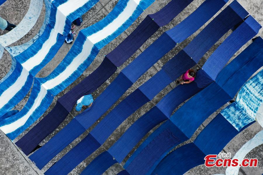 Guizhou: Artesanato tradicional ajuda popula??o a sair da pobreza