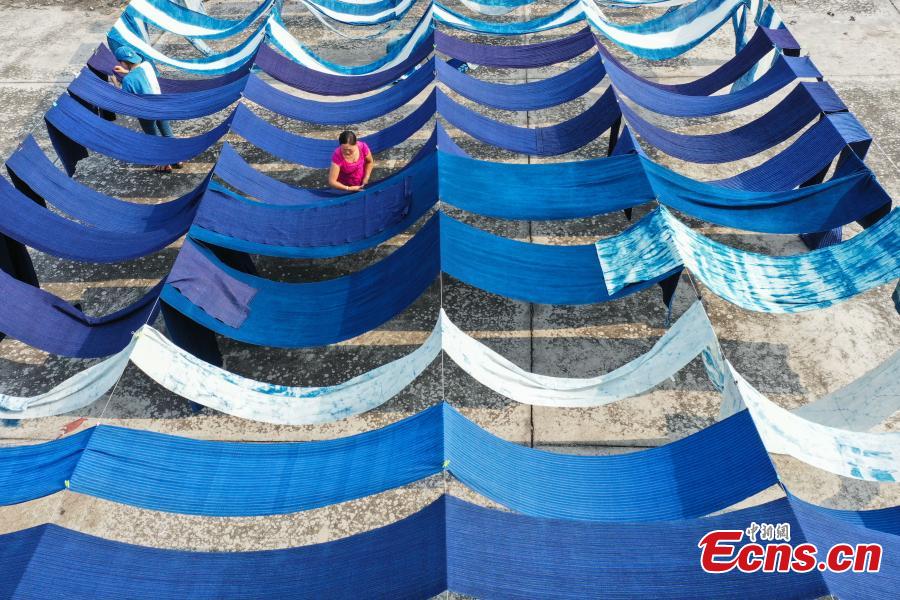 Guizhou: Artesanato tradicional ajuda popula??o a sair da pobreza