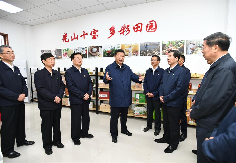 Xi enfatiza confian?a e trabalho árduo durante inspe??o no centro da China