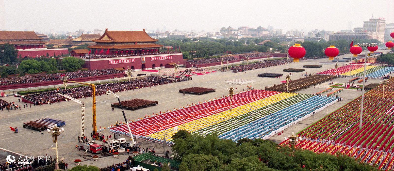 Galeria: parada militar celebrou 50o aniversário da funda??o da Nova China (1999)