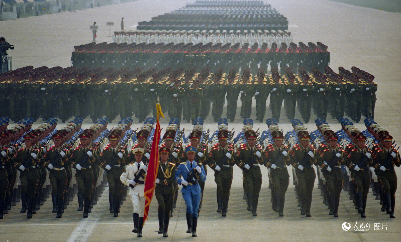 Galeria: parada militar celebrou 50o aniversário da funda??o da Nova China (1999)