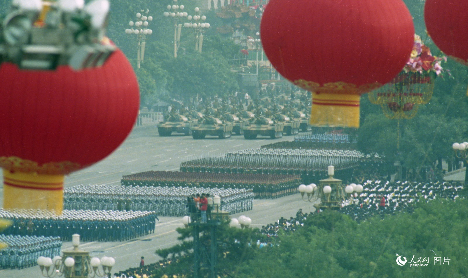 Galeria: parada militar celebrou 50o aniversário da funda??o da Nova China (1999)