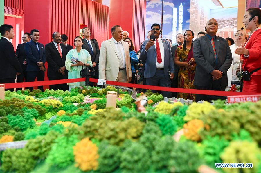 Exposi??o mostra progresso da na??o