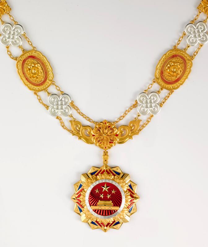 China reconhece contribui??es notáveis de 42 pessoas