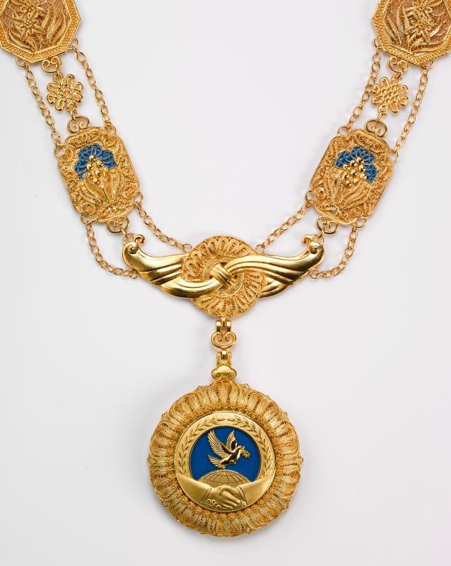 China reconhece contribui??es notáveis de 42 pessoas