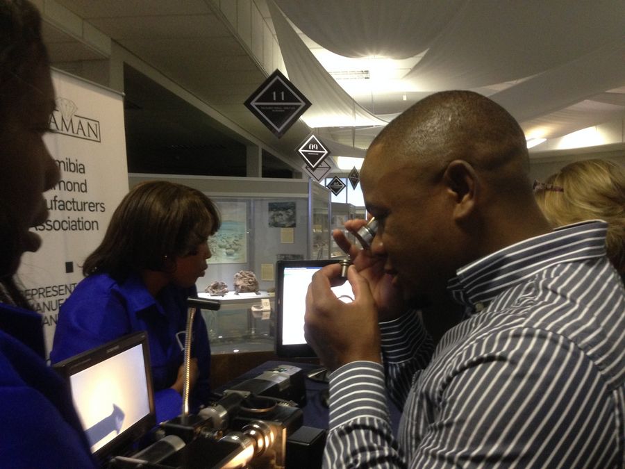 Angola inicia oferta internacional de minera??o