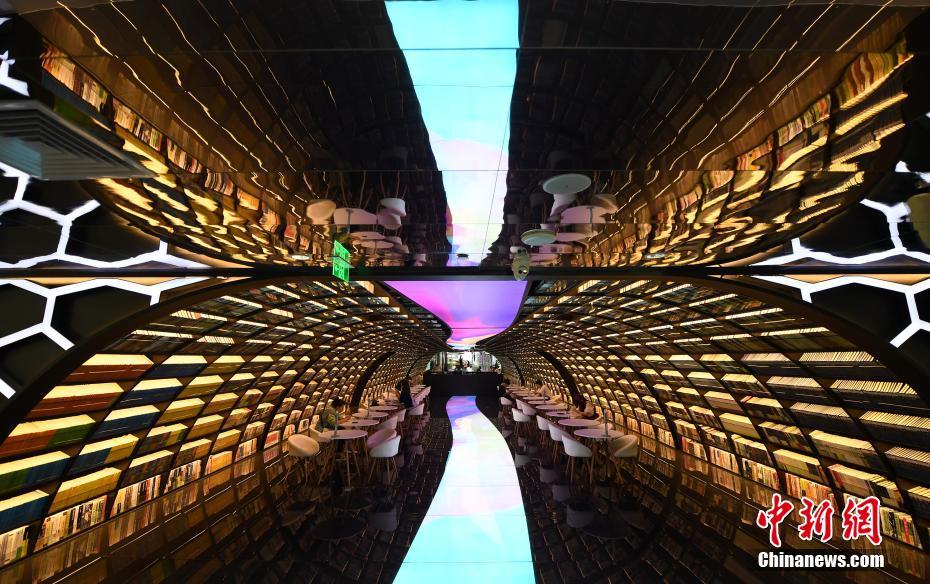 Hangzhou: nova livraria com belo design no Lago Oeste atrai cidad?os