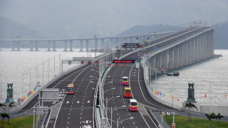 Ponte Hong Kong-Zhuhai-Macau recebe mais de 14 milh?es de passageiros um ano após abertura