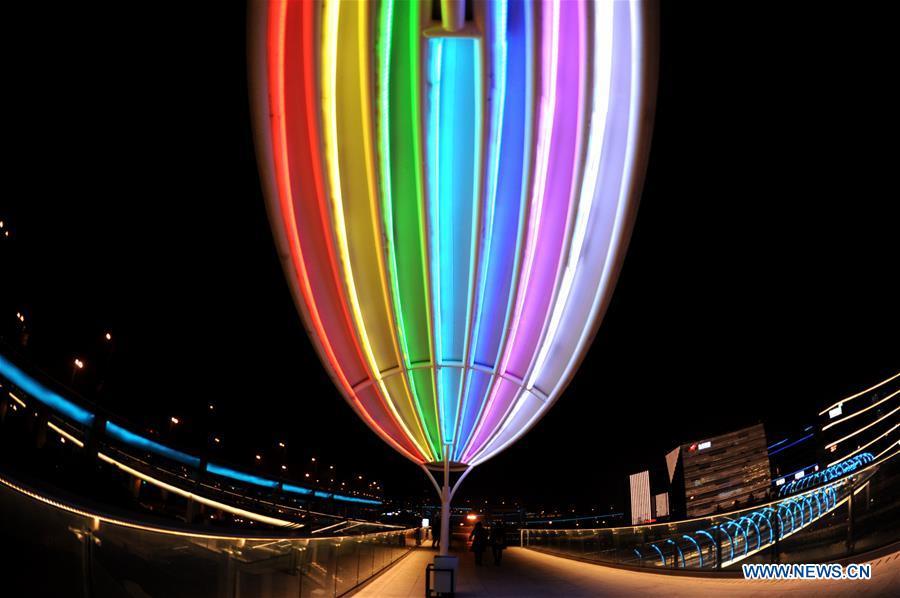 Panorama noturno do local da 2a CIIE em Shanghai