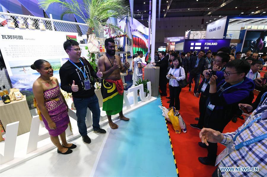 Pavilh?es nacionais em 2a CIIE