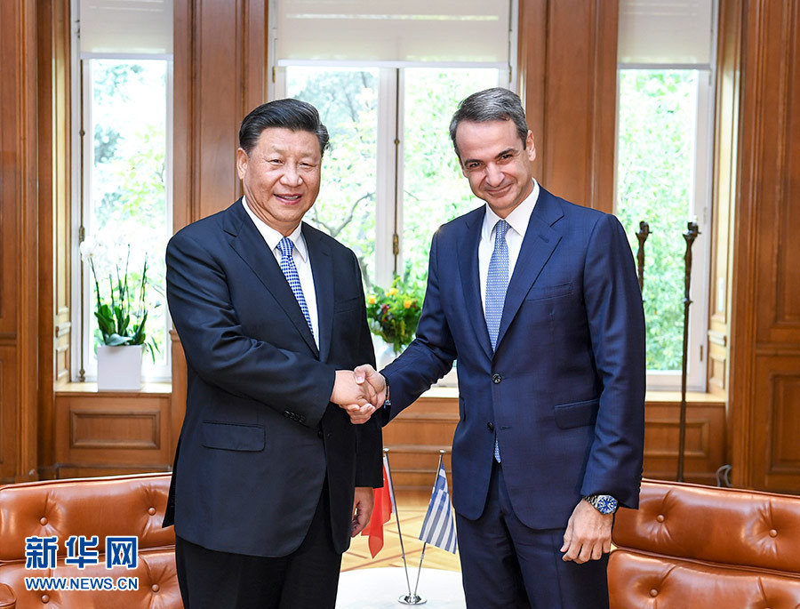 Xi e premiê grego visitam Porto de Piraeus e elogiam a coopera??o sob Iniciativa do Cintur?o e Rota