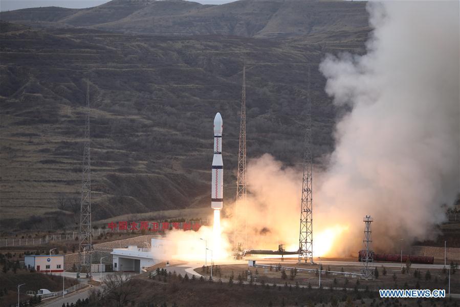 China lan?a cinco satélites à órbita com único foguete