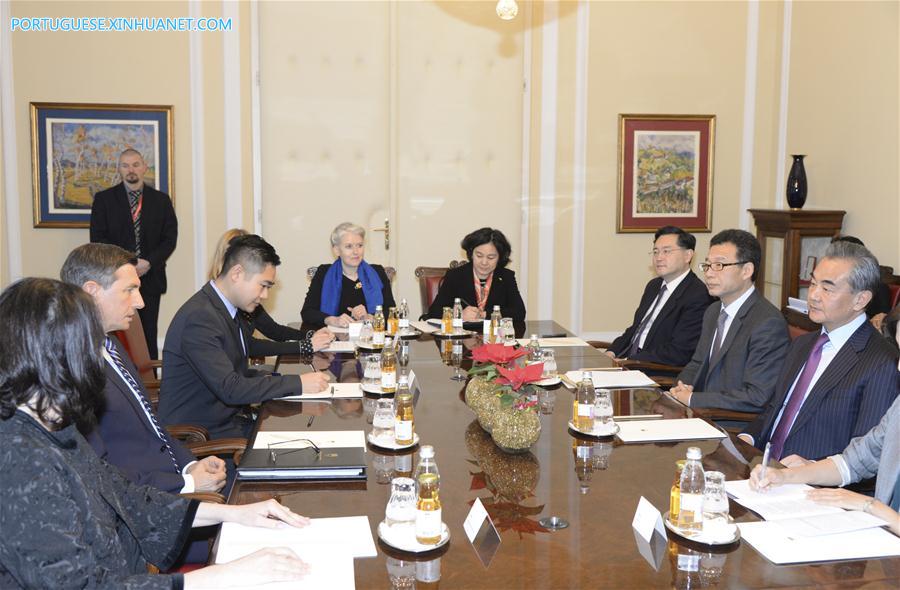 Acordo China-EUA de comércio é uma boa notícia para ambos os países e o mundo, diz chanceler chinês