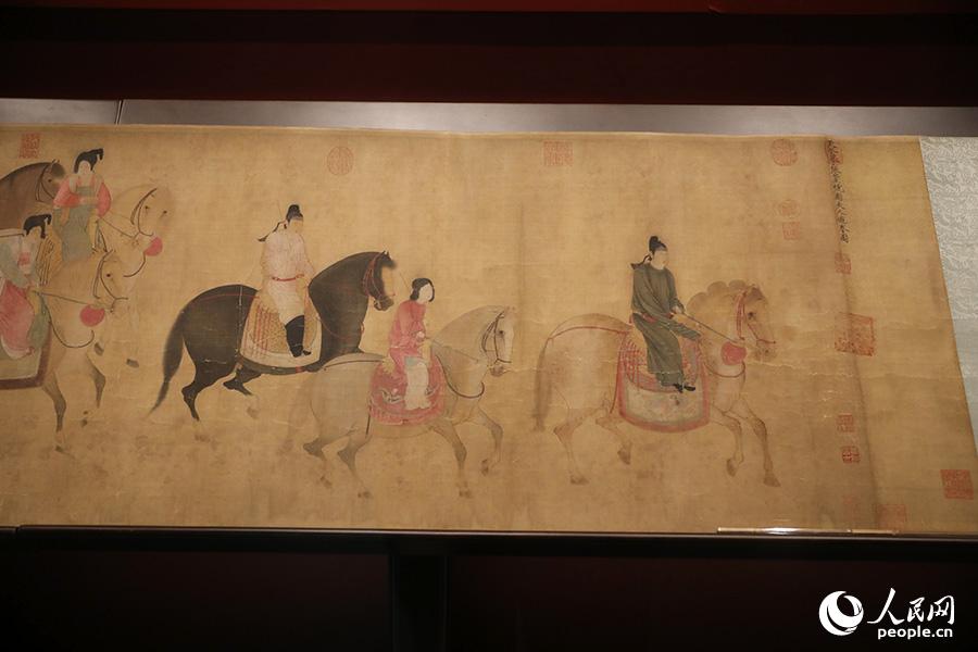 Exposi??o de relíquias culturais da dinastia Tang realizada em Museu da província de Liaoning