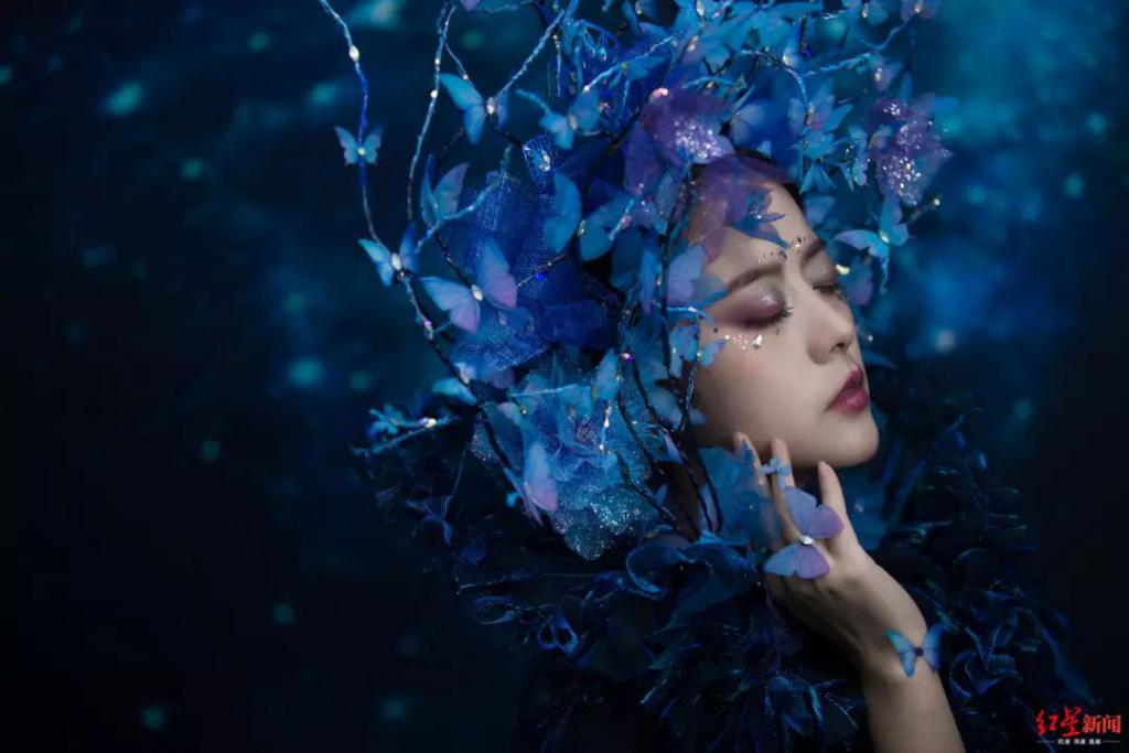 Vlogger chinesa atinge a fama após recria??es artesanais de trajes da China antiga