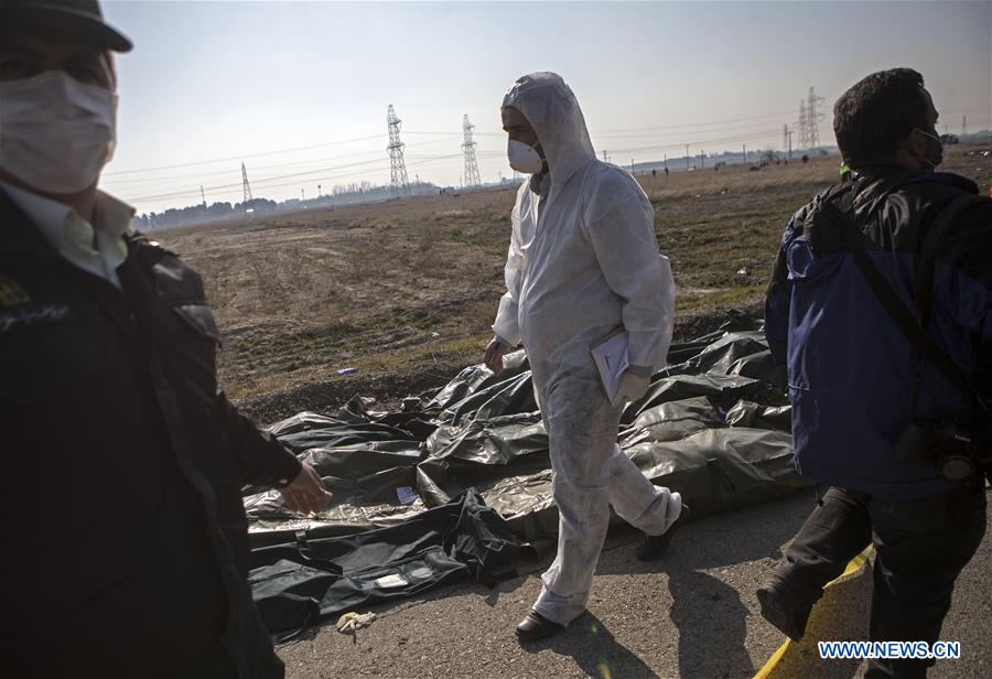 Queda de avi?o ucraniano provoca a morte de todos os passageiros