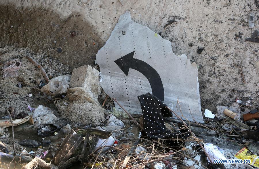 Queda de avi?o ucraniano provoca a morte de todos os passageiros